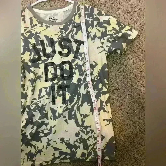 Nike Boys T-shirt - Picture 6 of 9